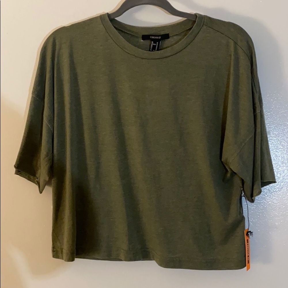 Forever 21 plain green T-shirt medium